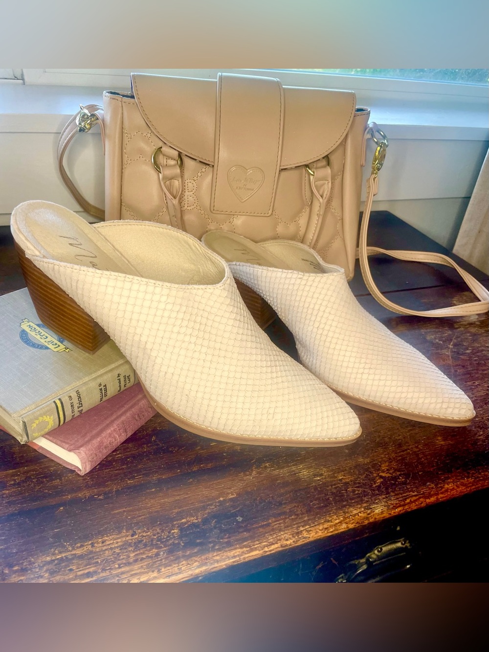 Matisse Cammy Blush Snake Embossed Leather Pointed Toe Mules 9